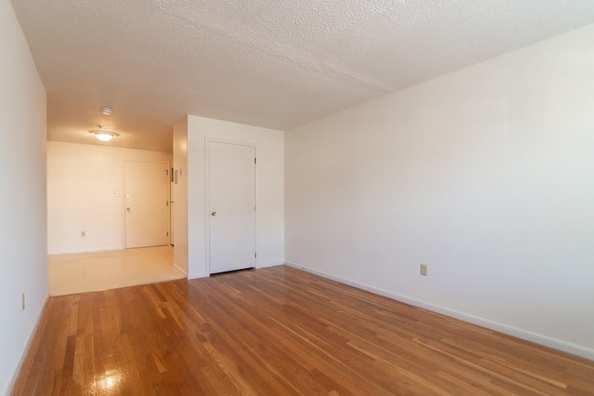 Photo - Edgewood Gardens Embassy and Wilder Ridge ...