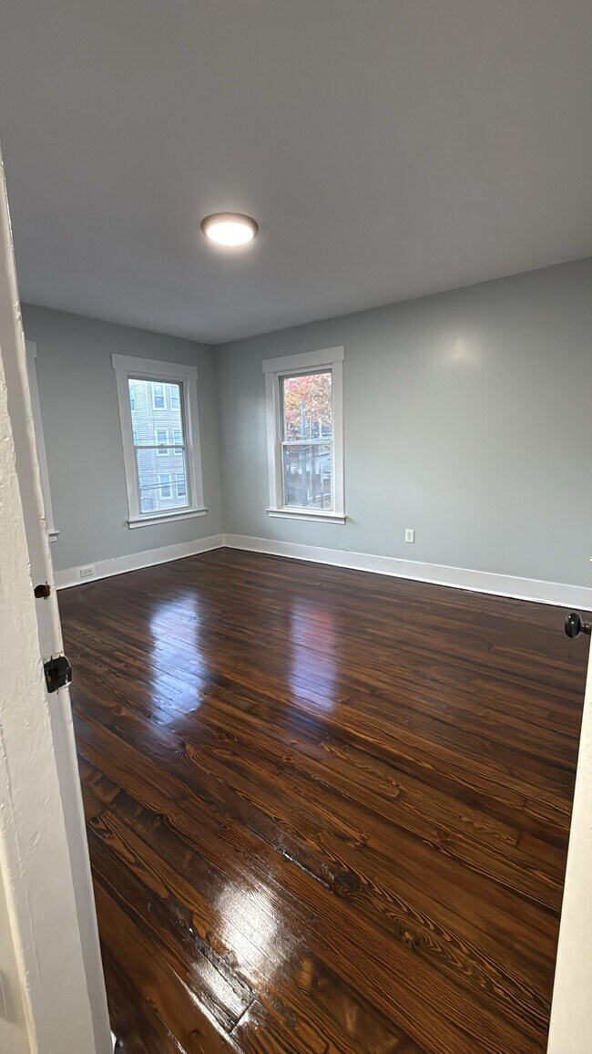 Photo - 251 Newhall St