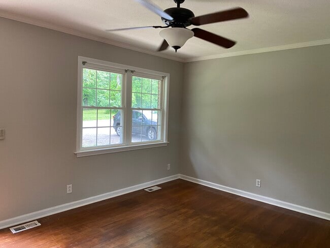 Photo - 335 E 17th St