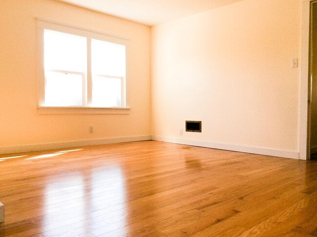 Photo - 801 N 10th St