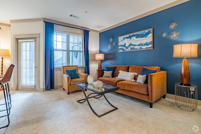 2BR, 2BA - 1,195SF - Living Room