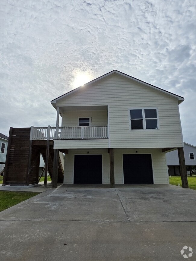 Building Photo - 3/2/2 Rental