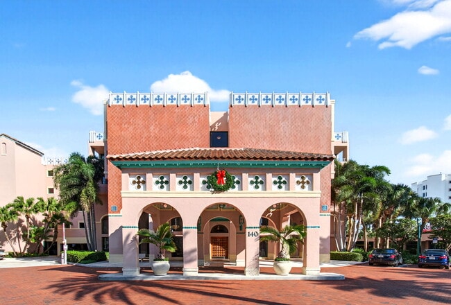 Building Photo - 140 SE 5th Ave Unit 448