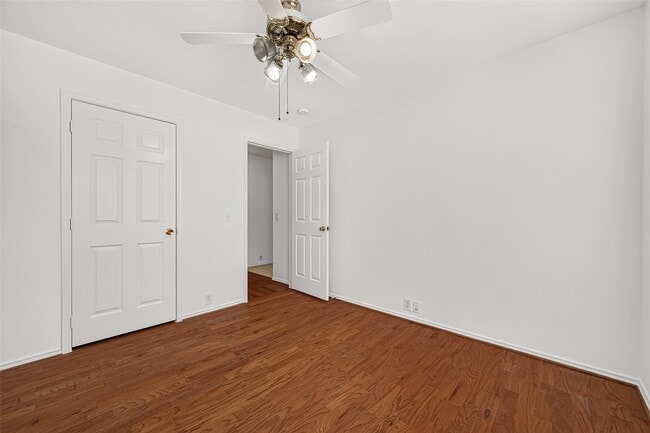 Photo - 6807 Lauderwick Ct