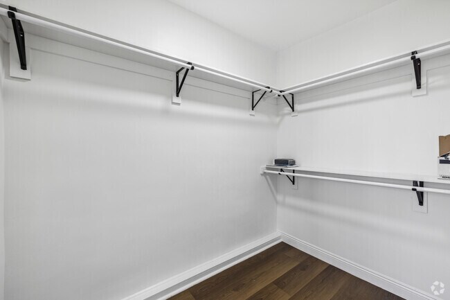 Studio - 550SF - Closet