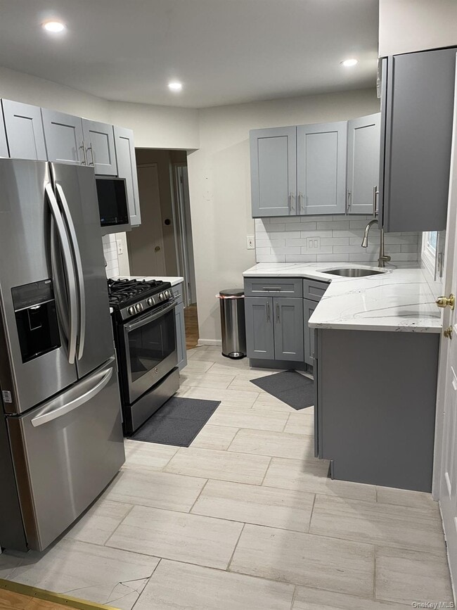 Photo - 278 Devonshire Dr