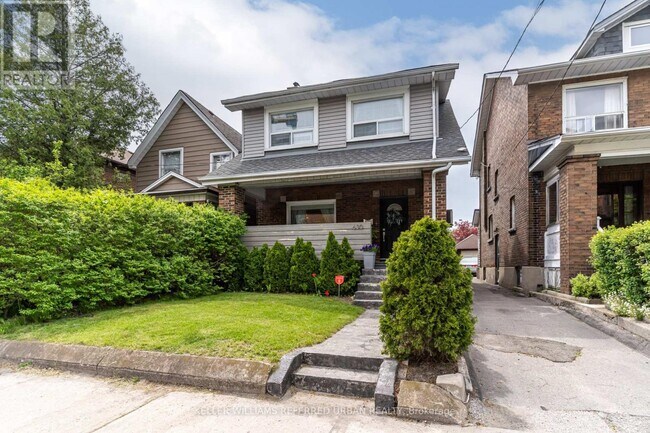 Photo - 630 Runnymede Rd