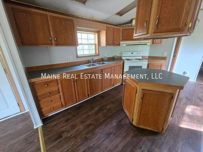 Building Photo - 171 Riverside Dr Rental