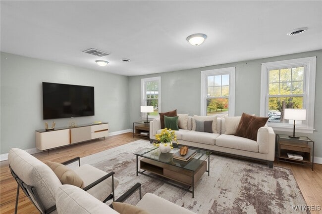 Photo - 2342 Seneca St