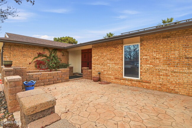 Photo - 1732 Russ Randall St