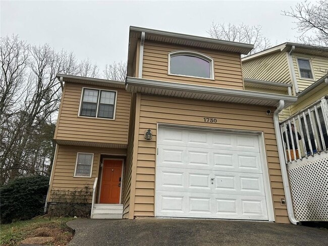 Building Photo - 1730 Paddlewheel Dr NE