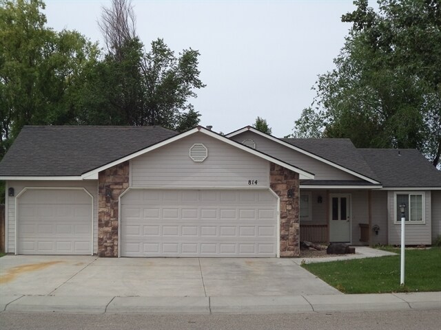 814 W Oakmont Avenue - 814 W Oakmont Avenue