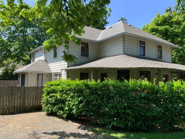 1 Bedroom in Midtown - 1 Bedroom in Midtown Townhome