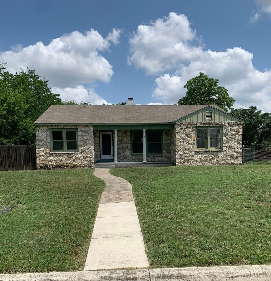 2 bedroom on corner lot Jefferson area - 2 bedroom on corner lot Jefferson area House