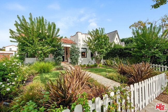 Photo - 348 N Citrus Ave
