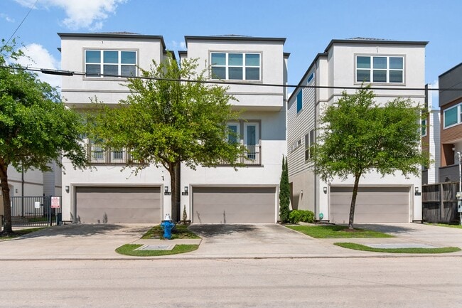 Photo - 411 N Nagle St