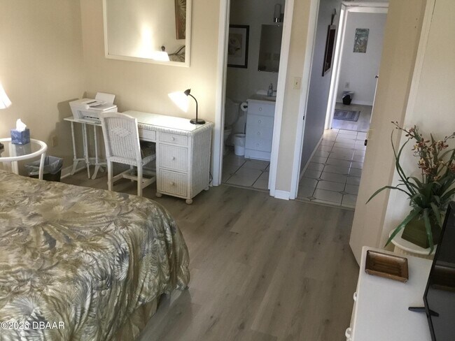 1571 S Atlantic Ave Unit 203