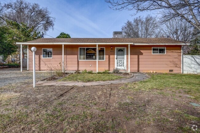 Building Photo - Home for Rent Near Willow Lake!
