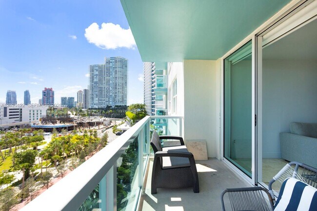Photo - 650 West Ave Unidad 906