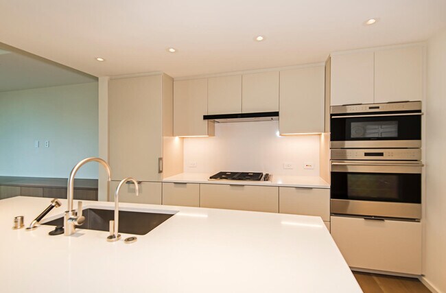 Photo - Luxurious Living at Park Lane 1304 Unidad 1304