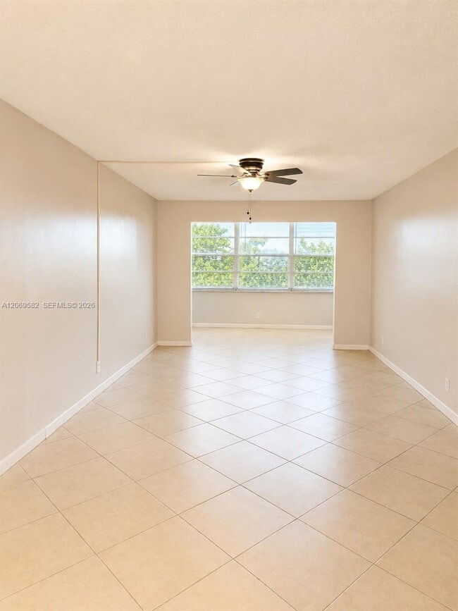 Photo - 6700 Cypress Rd Unidad 507