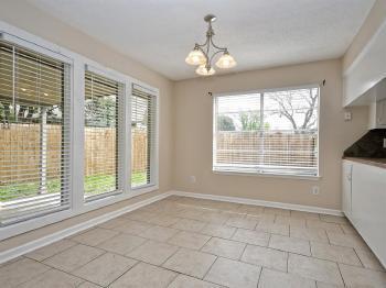 Photo - 905 Parker Cir