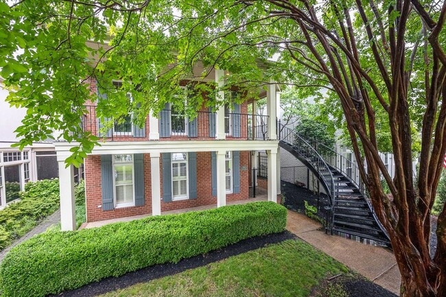 Building Photo - Gorgeous Riverfront home in Harbor Town