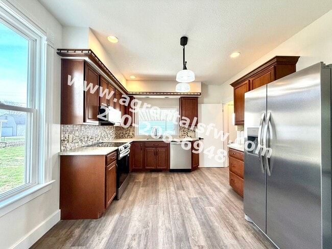 Photo - 615 W 4th St Unit 615 W 4th St