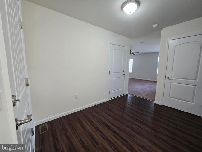 Photo - 215 William Ross Ln