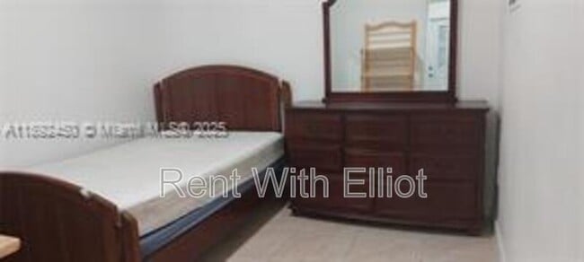 Photo - 250 SW 4th St