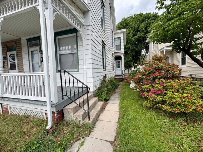 Photo - 3 Bedroom 1.5 Bathroom in Highspire!
