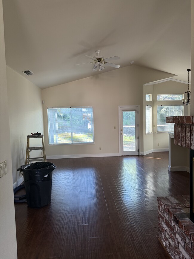 Photo - 4933 Charter Rd