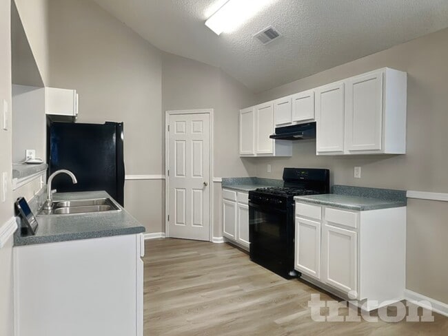 Photo - 240 Kings Cove