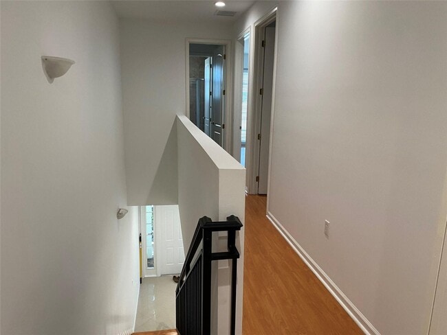 Photo - 230 N G St