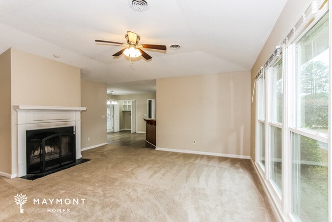 Photo - 631 Folkstone Rd