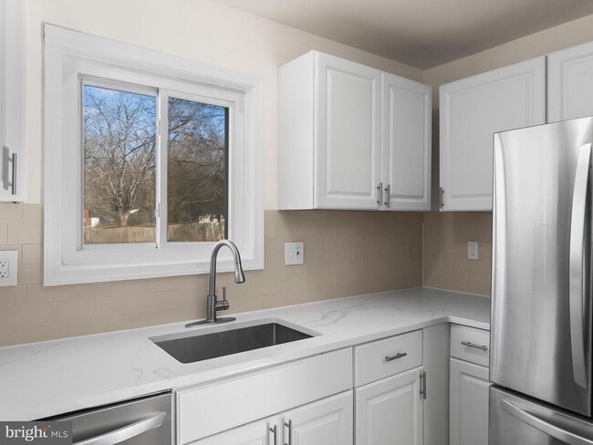 Photo - 10100 Le Fevre Dr