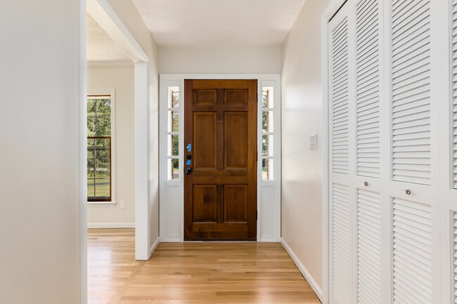 Entry - 4397 Limerick Ln