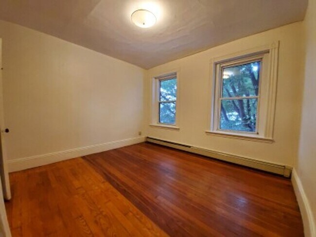 Photo - East Cambridge 3 BR Apartment - NO FEE - 9/1/26