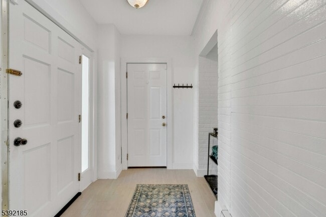 Photo - 1 Conklin Ave