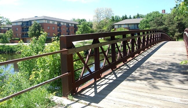 Photo - Riverwalk Apartments