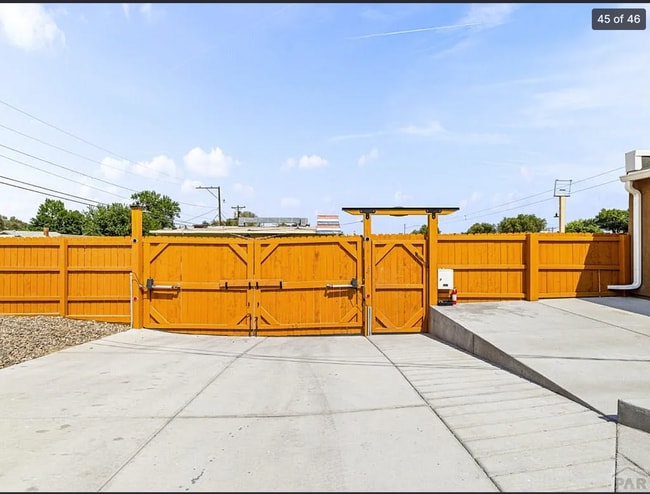 Building Photo - 1835 E 4th St