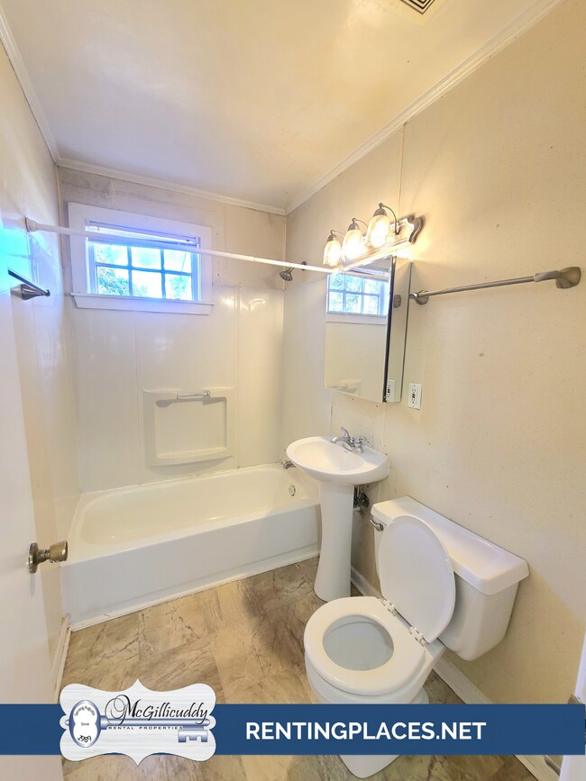 1212 Holden Dr