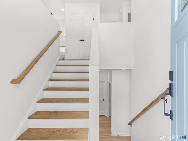 Photo - 1974 Kings Hwy