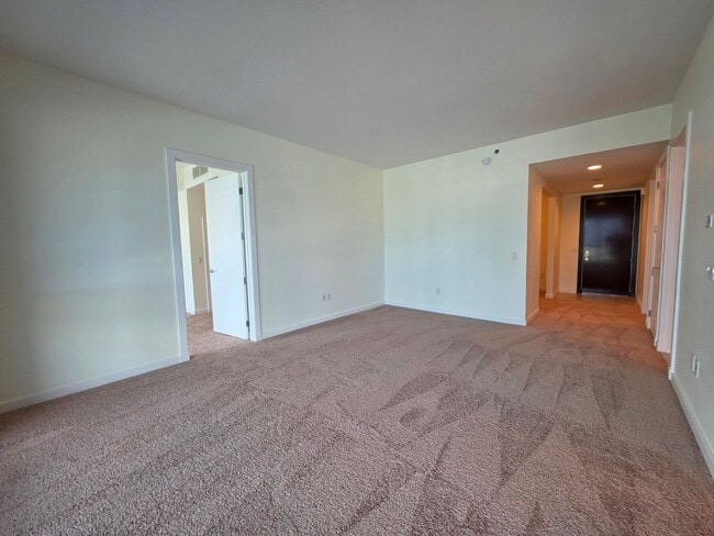 Photo - Fantastice High Rise with Full City Views!