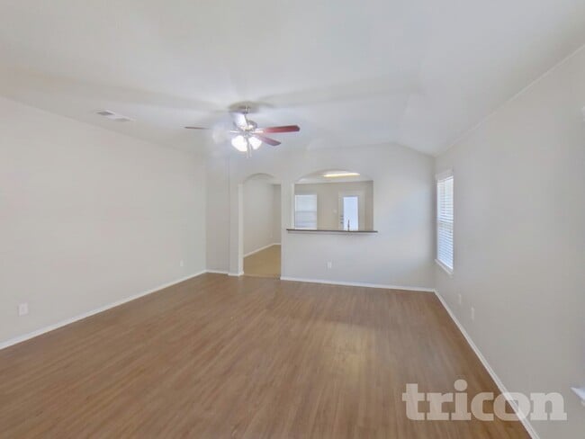 Photo - 1112 Roman Dr