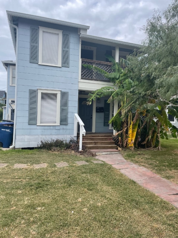 Building Photo - 320 Oleander Ave