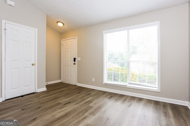 Photo - 4150 Riverbank Ct