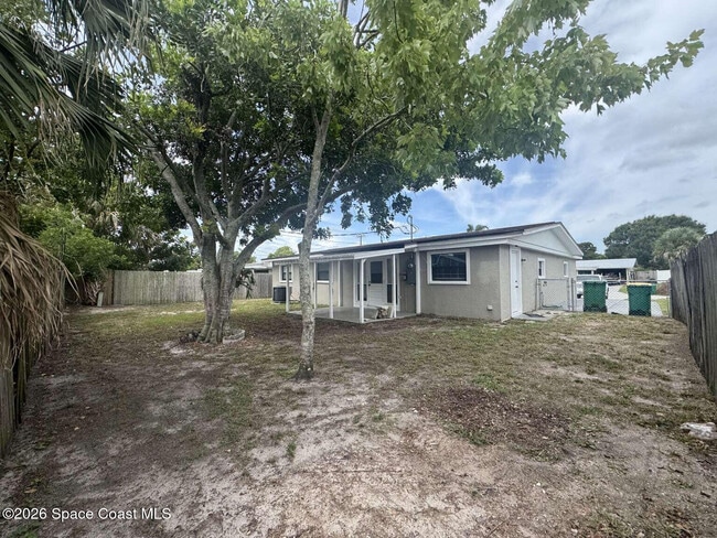 Photo - 715 Clarke Ave