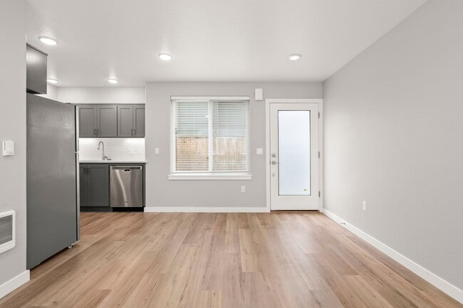 Photo - 8537-8537 N Saint Louis Ave Unit 8531-B