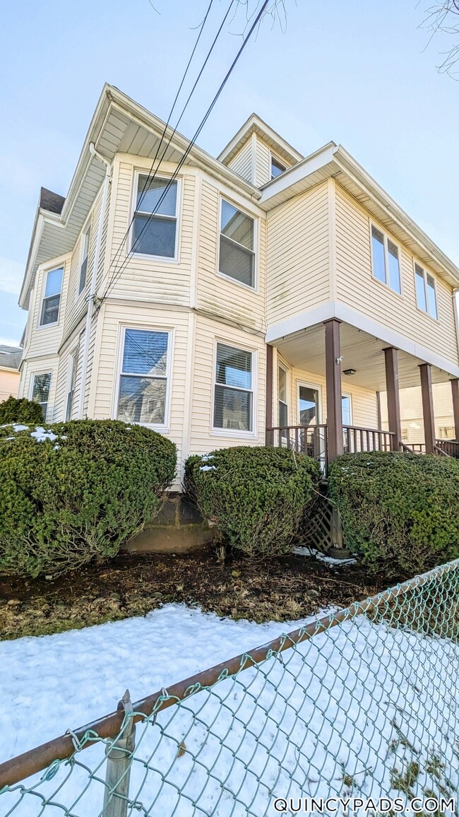 Building Photo - 37 Glover Ave